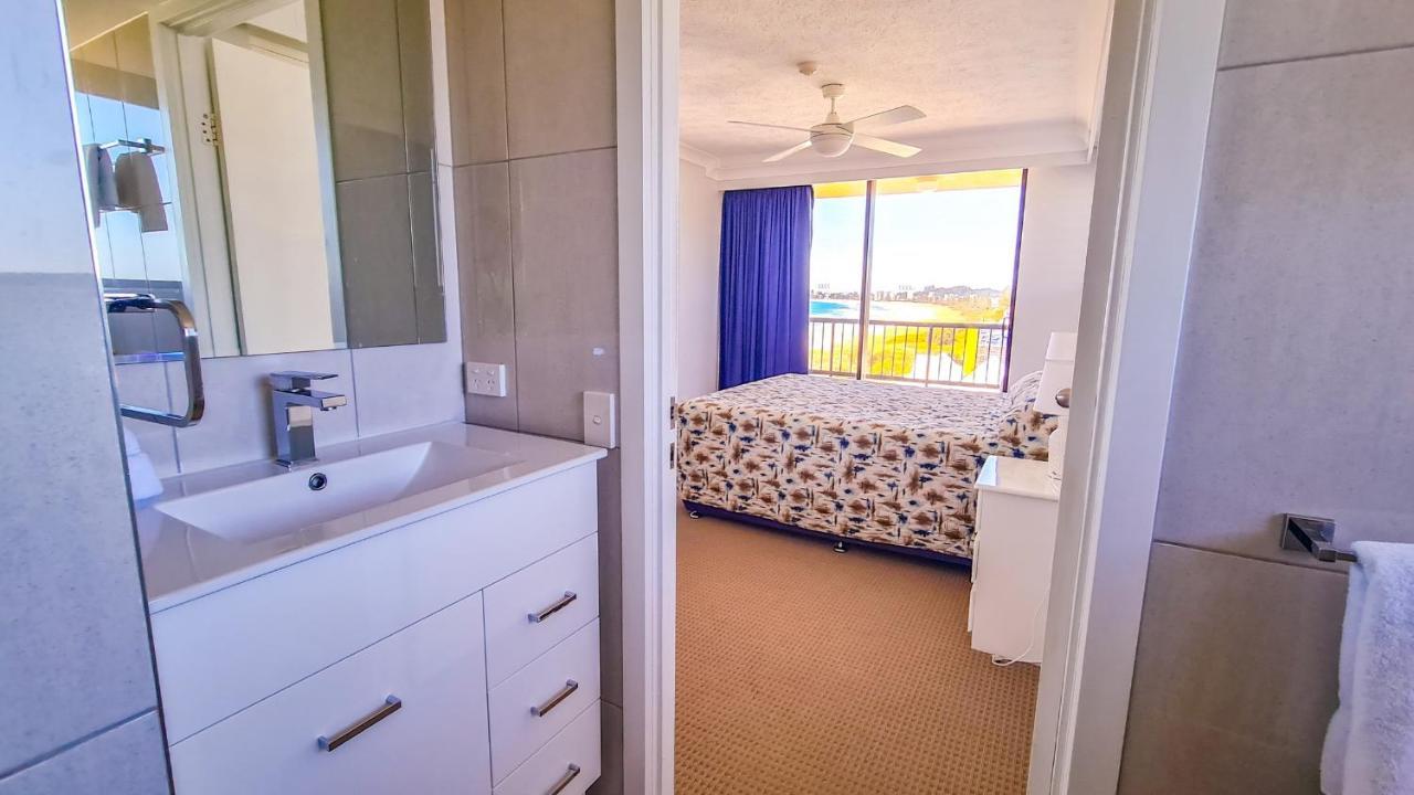 Pelican Sands Beach Resort Gold Coast Esterno foto