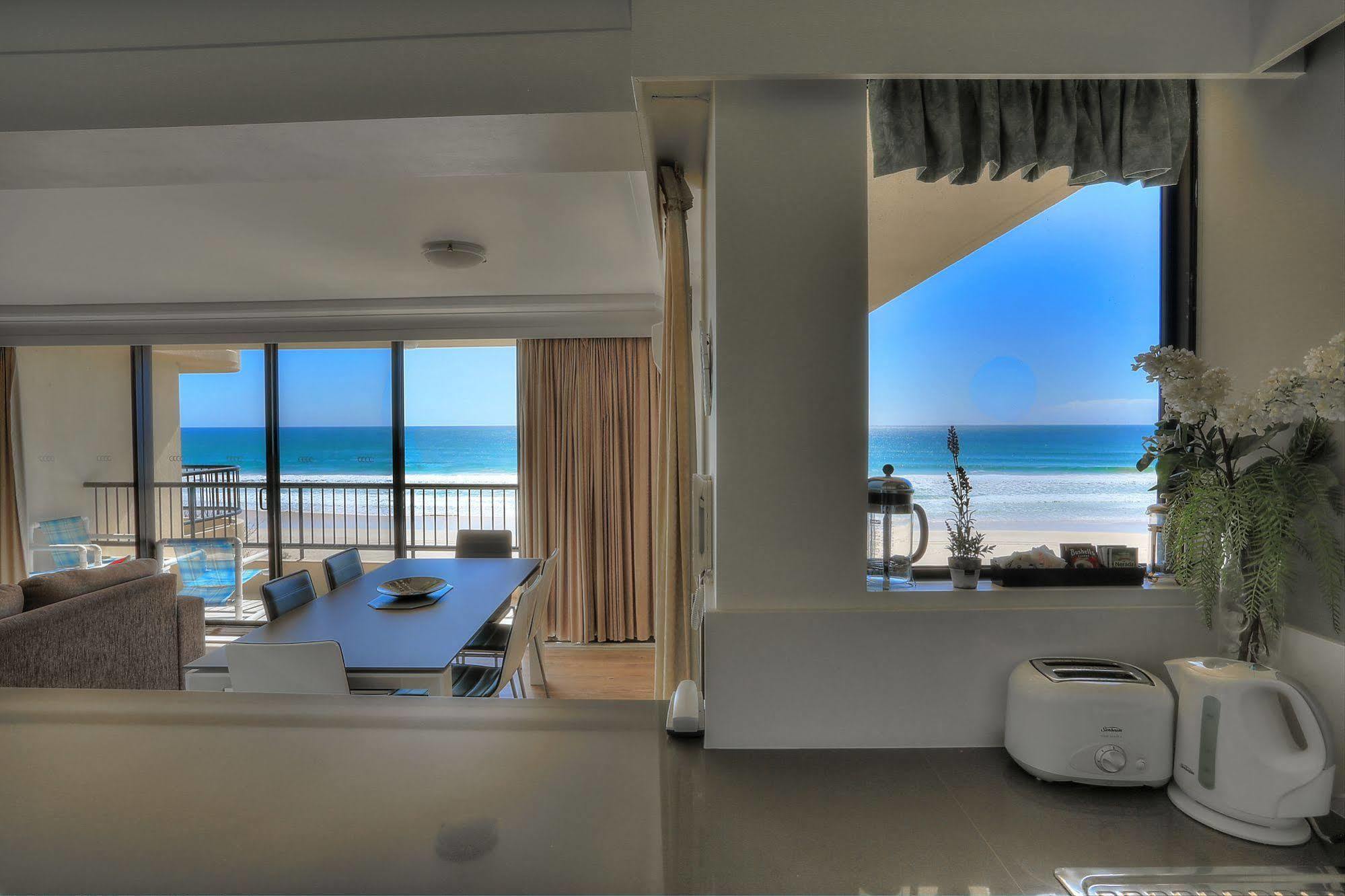 Pelican Sands Beach Resort Gold Coast Esterno foto
