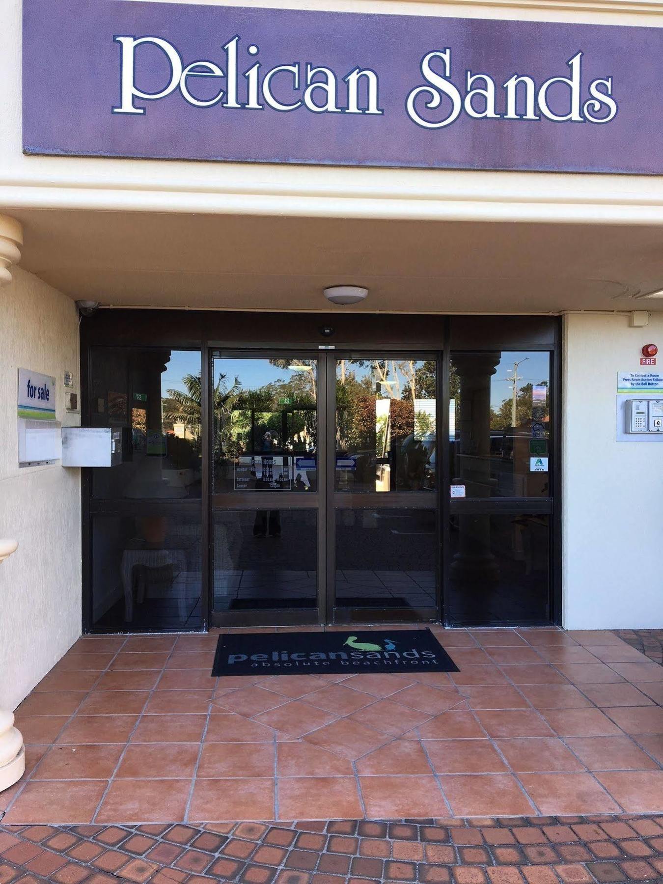 Pelican Sands Beach Resort Gold Coast Esterno foto